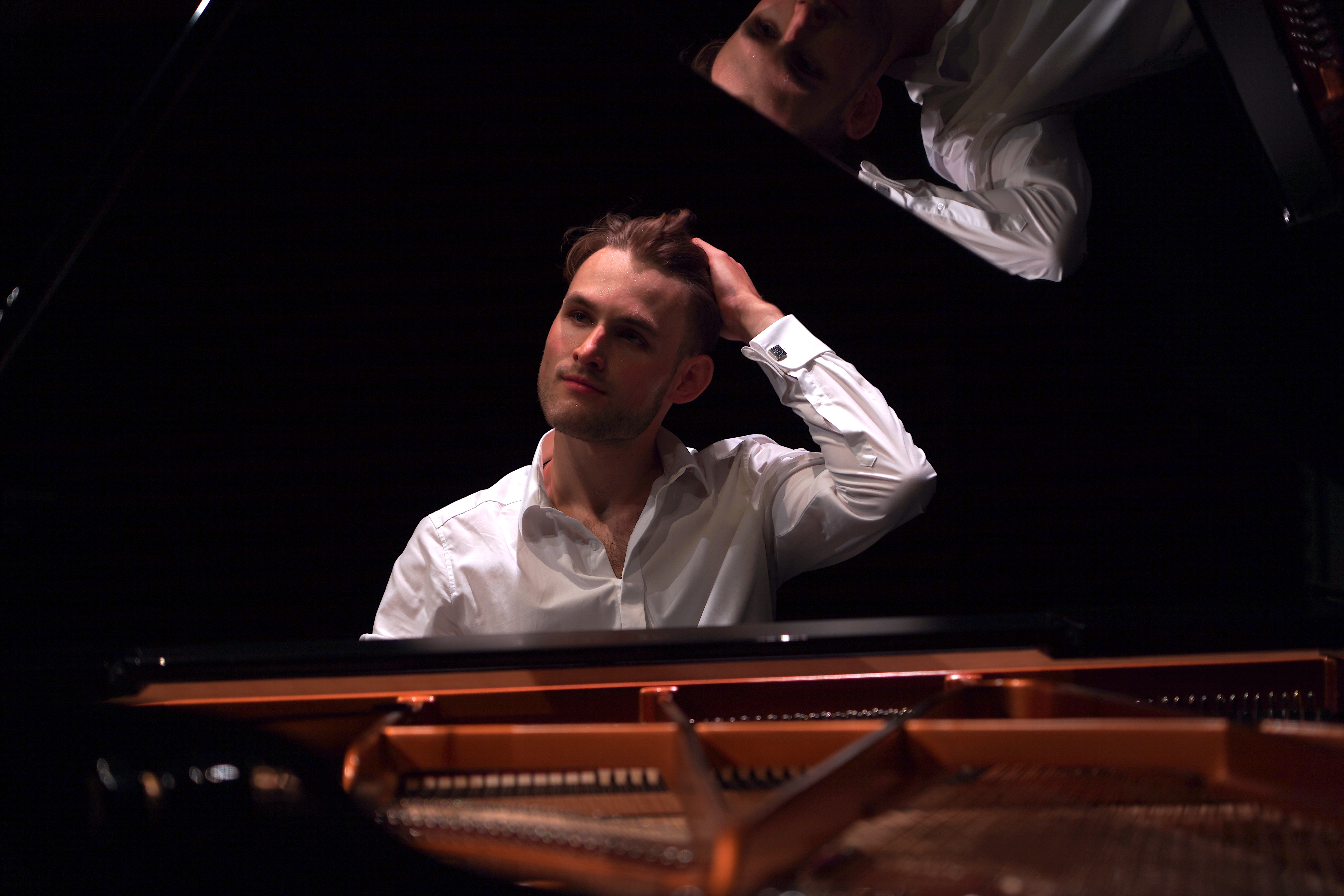 Philipp Thönes, 24 am Flügel